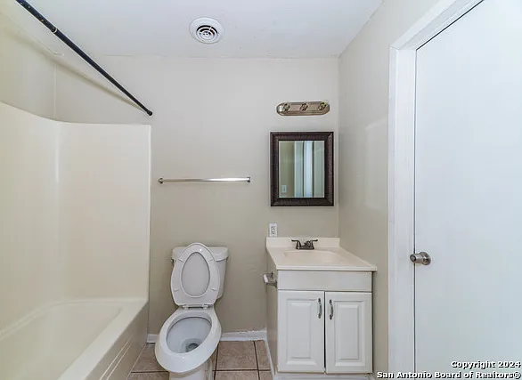 7131 Glen Ter #1 — Photo 15