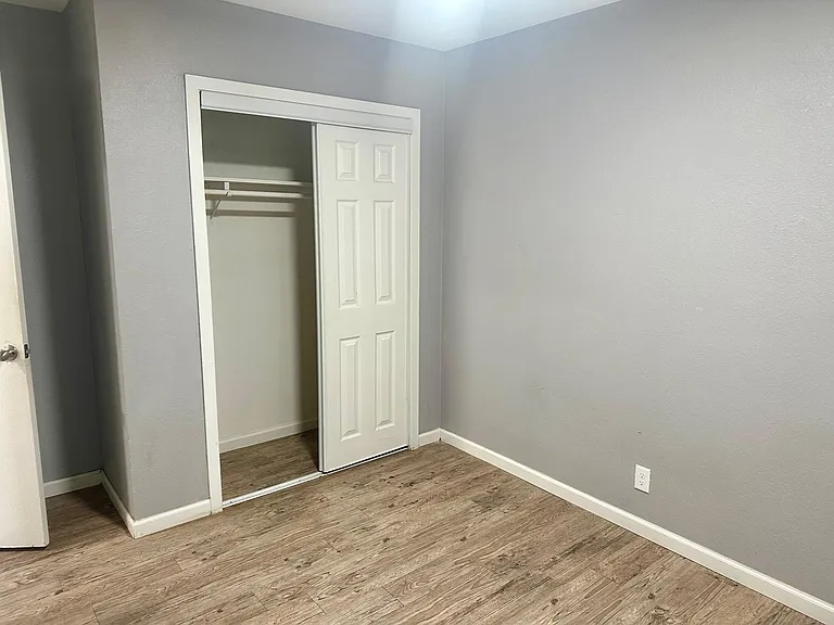 836 N Meadows Dr #B — Photo 8