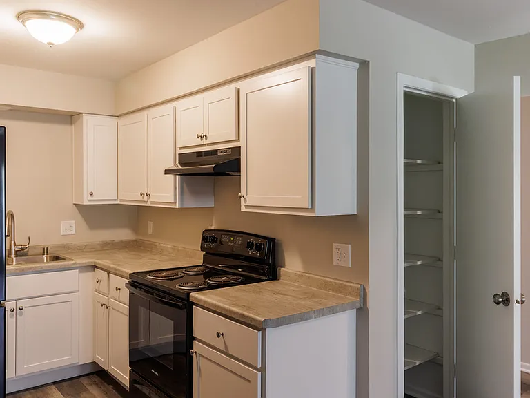 2103 Green Tree Rd #3 — Photo 5