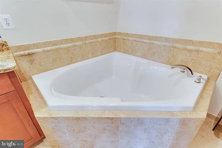 2149 Red Vine Dr — Photo 28