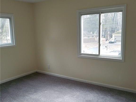 5th image of 20594 Woodburn Dr