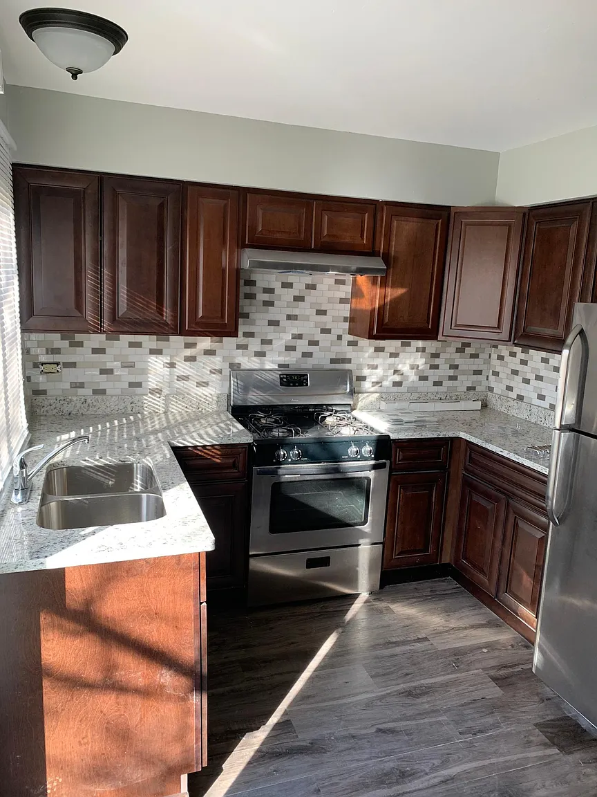 1175 Williamsburg Rd photo 1
