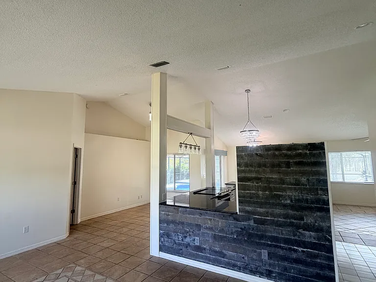 258 Shadydale Ct — Photo 6