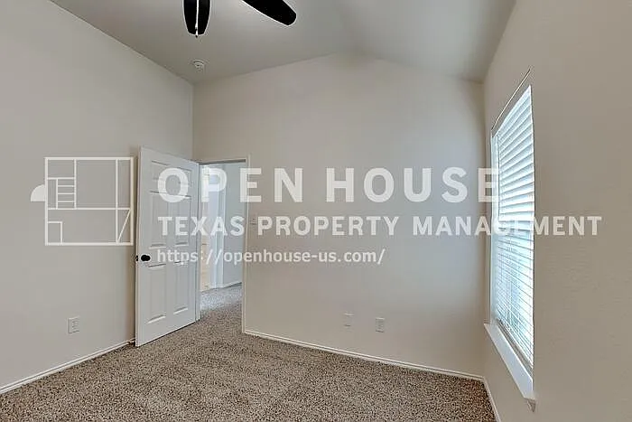 405 Hackberry Dr — Photo 12