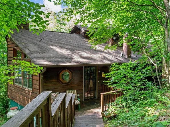 99 Skyline Dr, Waynesville, NC 28786