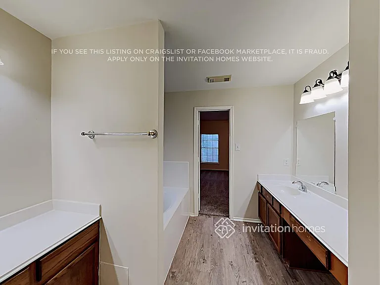 9818 Golden Prairie Ln — Photo 14