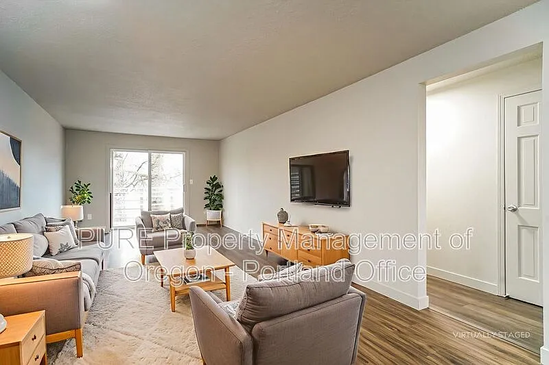 18411 E Burnside St #202