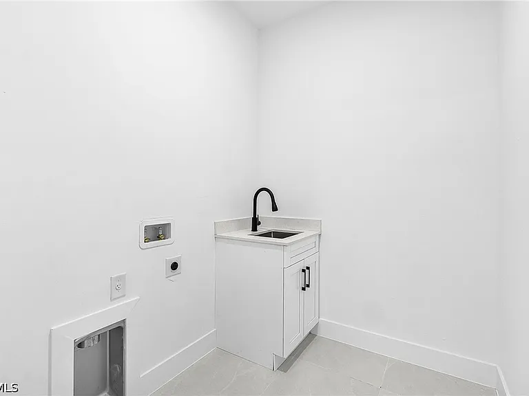 2200 NE 15th Ave — Photo 18