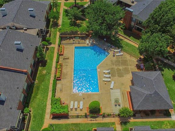 5th image of 4400 Hemingway Dr APT 212