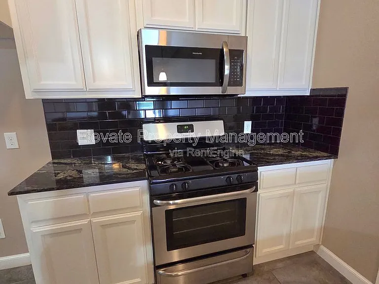 2301 Kintyre Rd — Photo 9