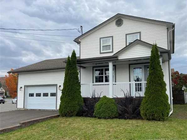 16 46th Ave, Edmundston, NB E3V 3B2