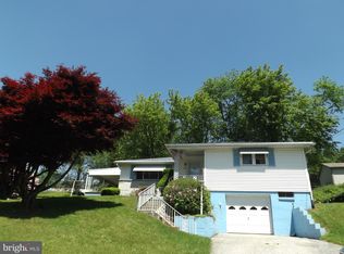 565 E Lawton St, Saint Clair, PA 17970