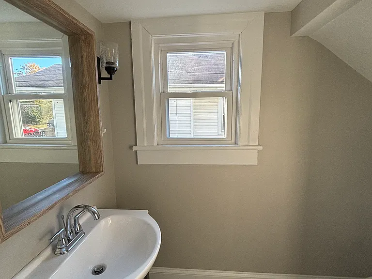 313 W Fisher Ave — Photo 9