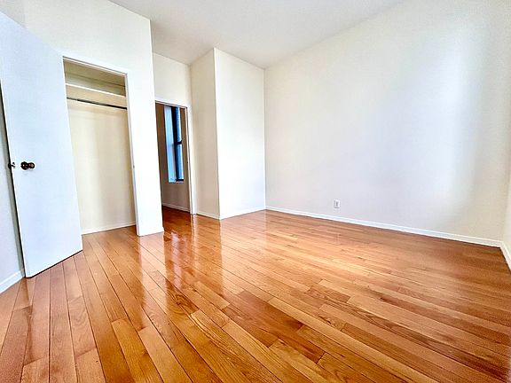 4th image of 328 E 15th St #30