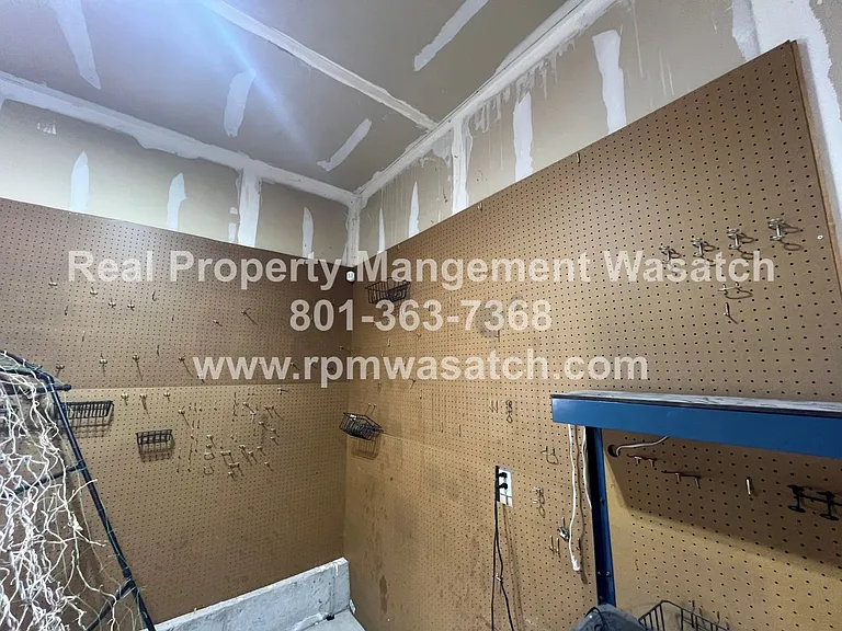 7455 S 4950 W — Photo 39