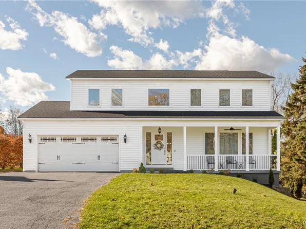 7 Richlee Dr, Camillus, NY 13031