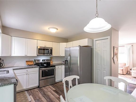 2nd image of 2129 Knoll Dr