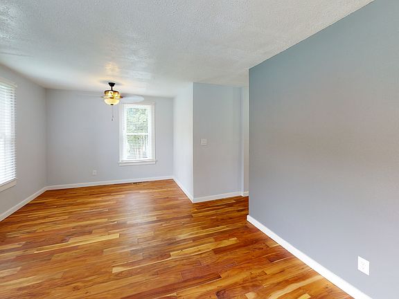 906 CdA Ave Pet Friendly Downtown Longterm Rental 2_06062022