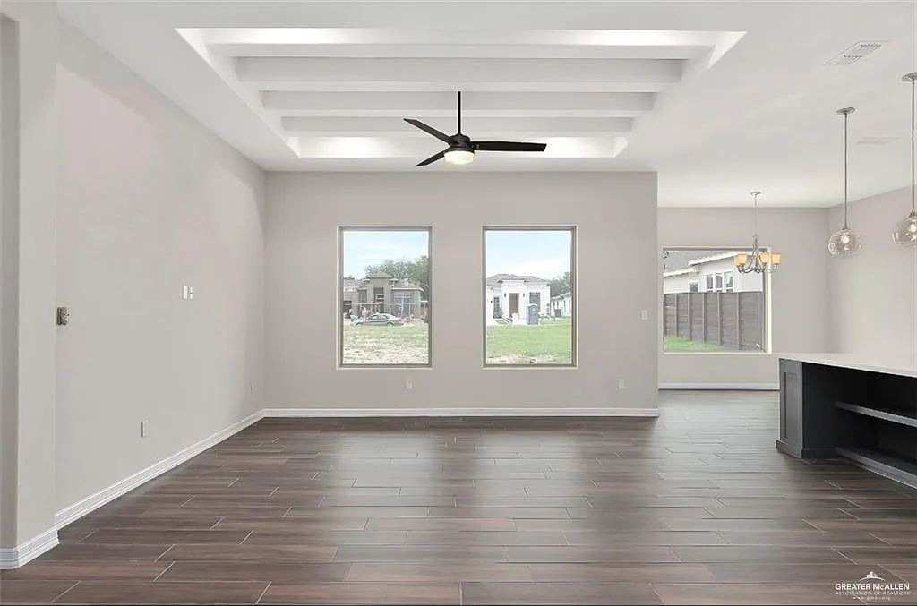4 bed, 2.5 bath, 2150 sqft, $2,600 — Photo 4