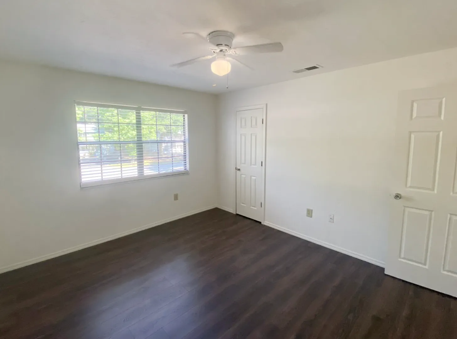 3906 SW 26th Terrace — Photo 4