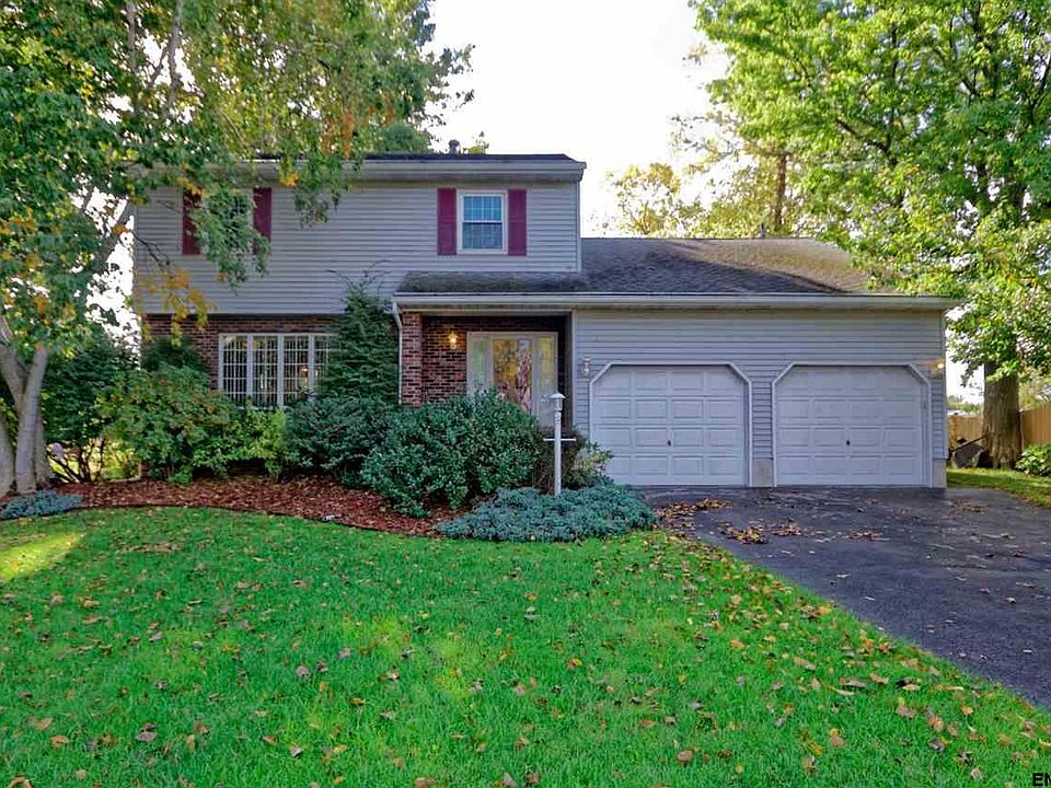 1st image of 3 Chapel Dr