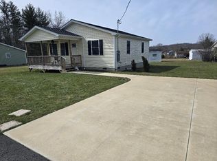 112 Woodridge Ln, Shady Spring, WV 25918