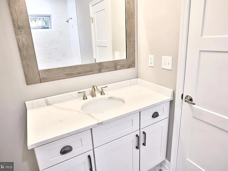 211 Sillery Bay Rd — Photo 36