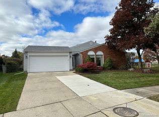 42127 Cherrylawn Ct, Canton, MI 48187