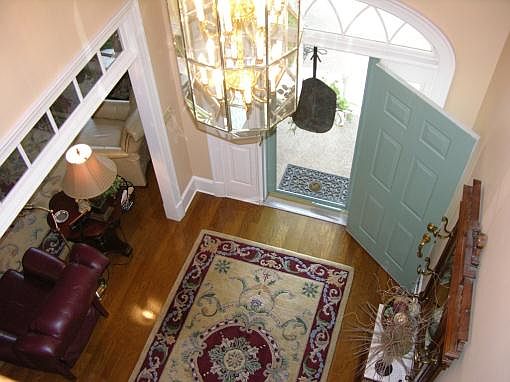 1st image of 8 Stonebrook Pl