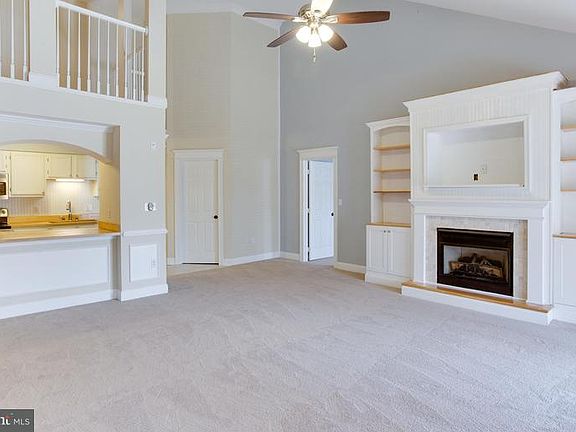 4th image of 617 Admiral Dr Unit 404