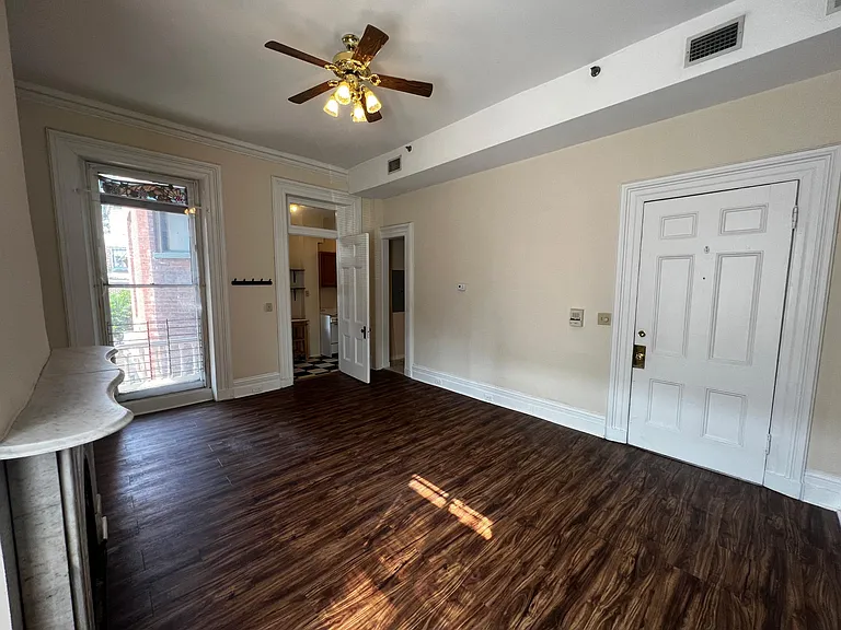 17 E Grace St #17B — Photo 5