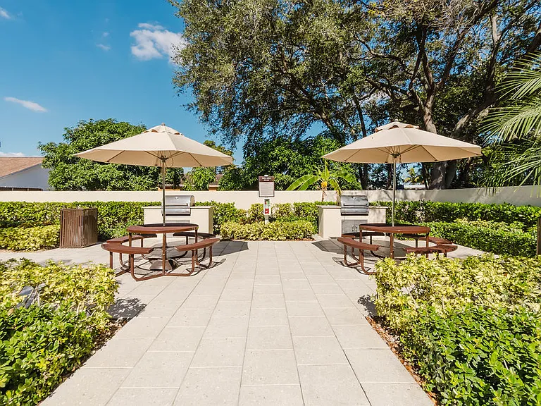 Legacy Palm Gardens — Photo 7