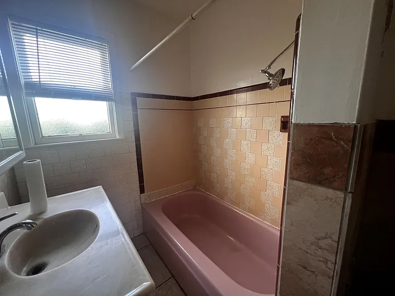 301 Chestnut St #A — Photo 5