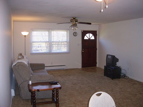 SPACIOUS LIVING ROOM!