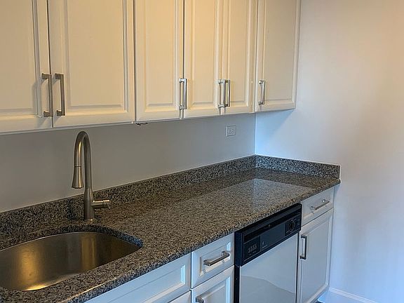 4th image of 40 E 94th St APT 13E