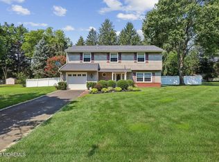 6 Murfield Dr, Lincroft, NJ 07738