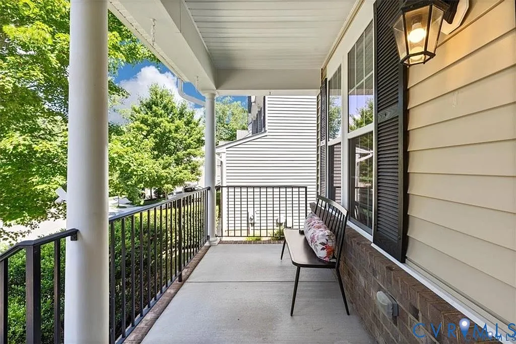 4 bed, 2.5 bath, 2520 sqft, $3,250 — Photo 3