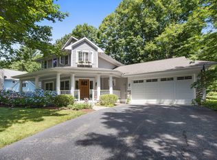 77064 Summers Gate Cir, South Haven, MI 49090