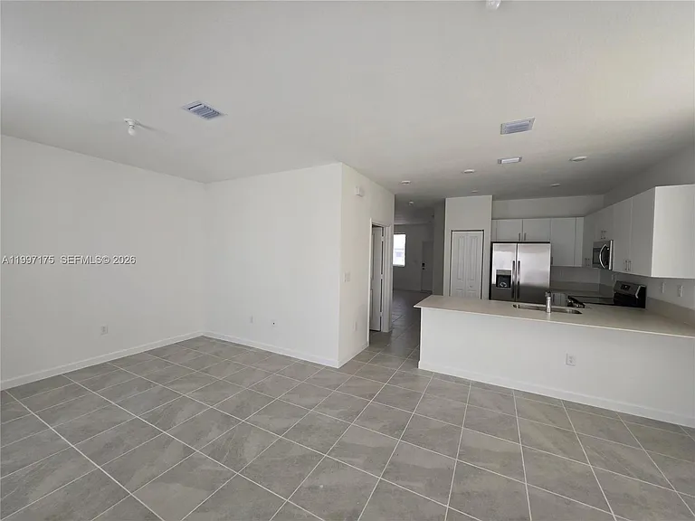 2739 SE 25th Ave — Photo 5