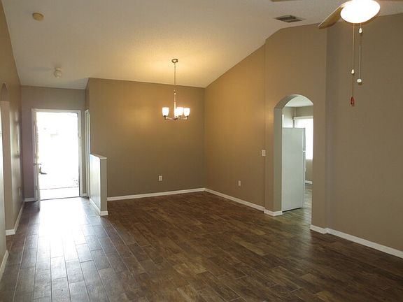 3rd image of 3106 Pine Top Dr