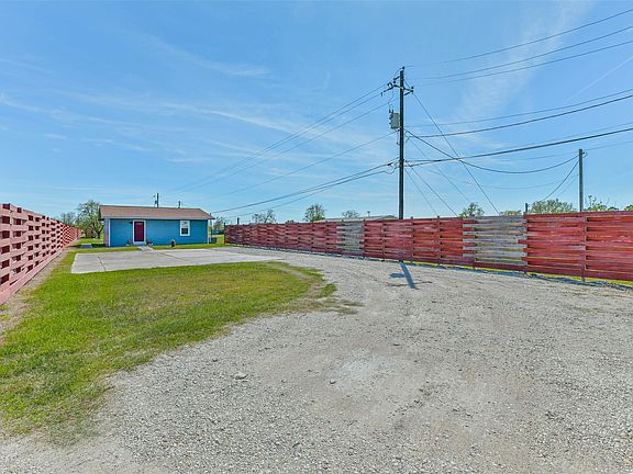 3rd image of 20006 Sanchez Rd