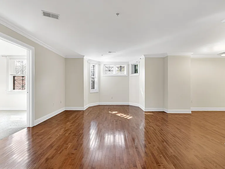 1020 Pennsylvania Ave SE #102 — Photo 11