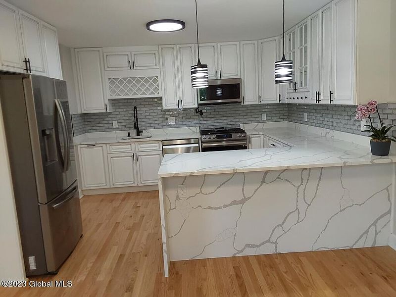 2nd image of 4312 Buckingham Drive