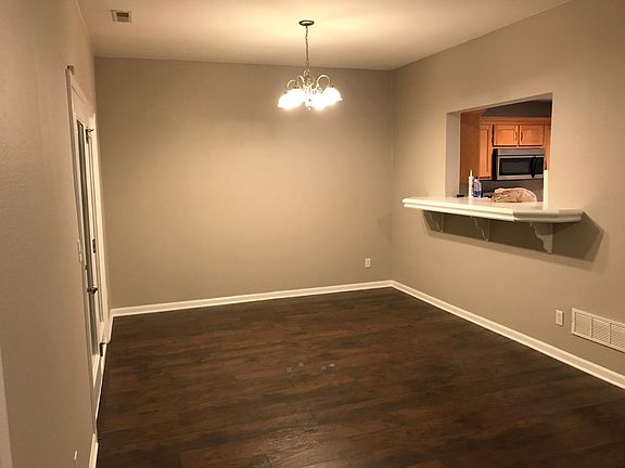 Living Room with breakfast nook