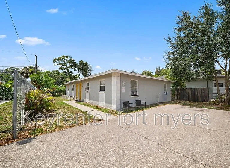 322A Louise Ave — Photo 1