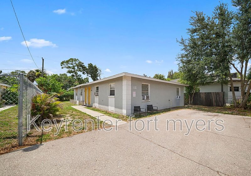 1st image of 322A Louise Ave