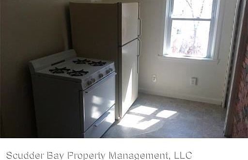 2nd image of 14 Worcester St APT 1R