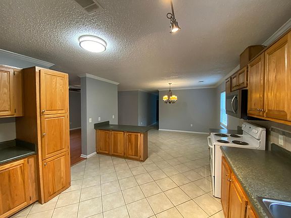 5th image of 1062 Clifton Cir SE