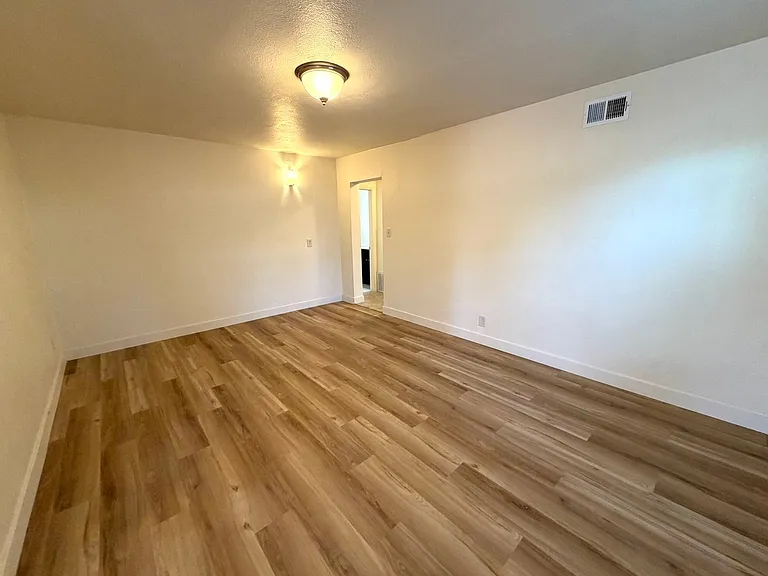 877 Eleanor Ave — Photo 13