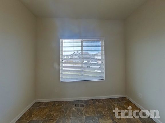 4th image of 6585 Kearsarge Dr